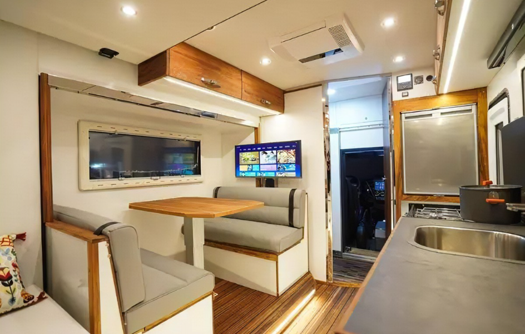 1731572577223193.png 房车内饰2.png